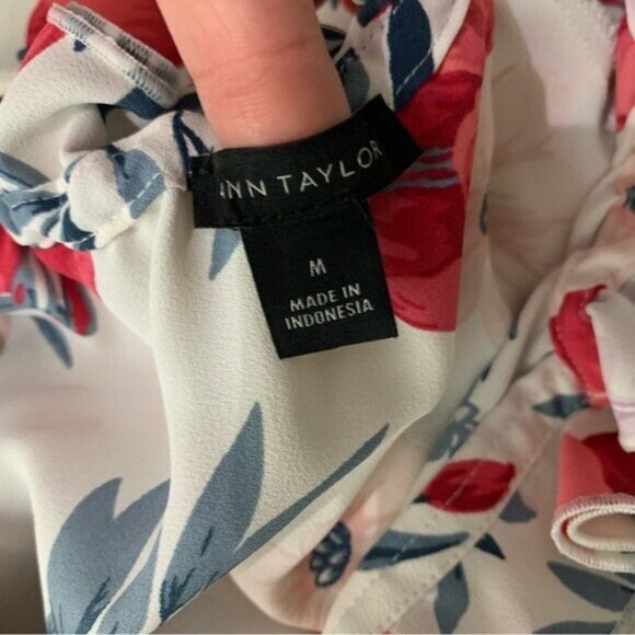 Ann Taylor Blouse Medium Floral Short Sleeve Career Workwear Chic - Picture 5 of 5